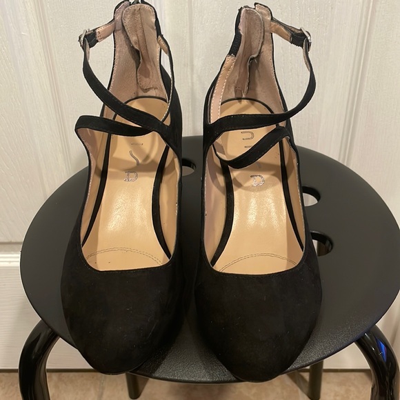 Unisa Caydenn Black Velvet Strappy Heels Size 8 - Picture 3 of 11